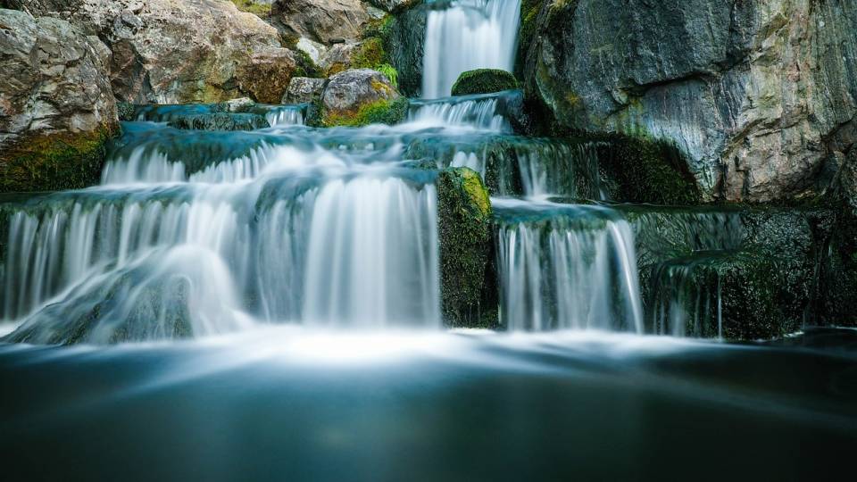 вода